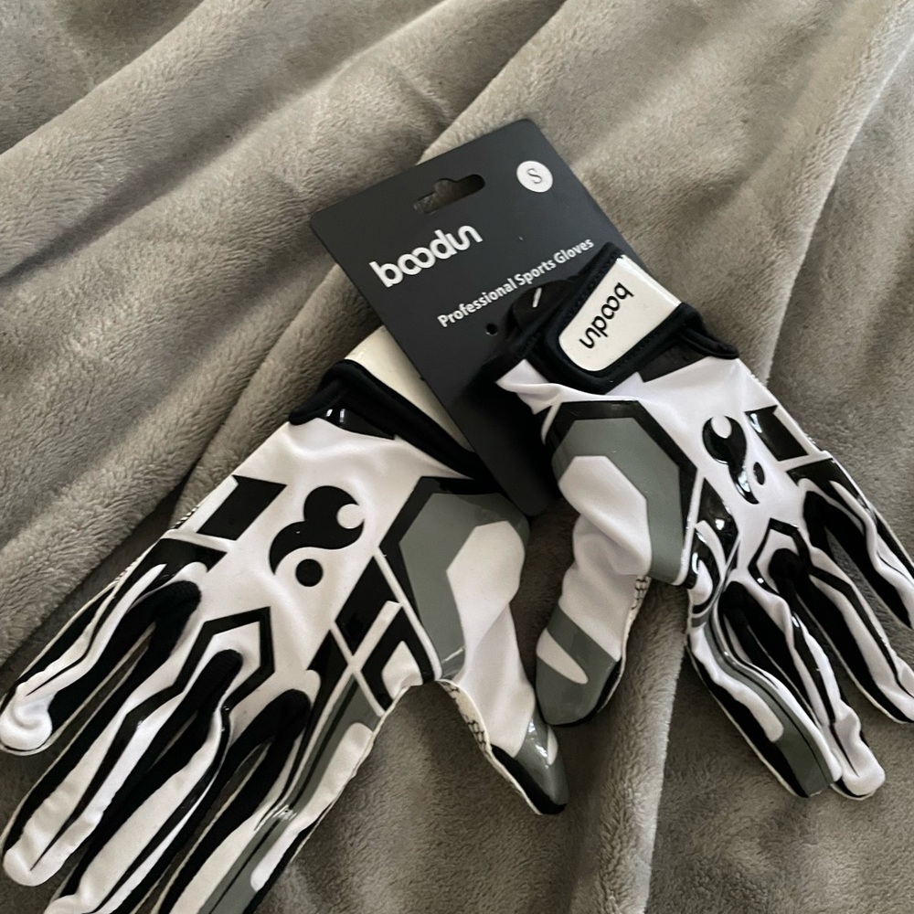 Batting gloves